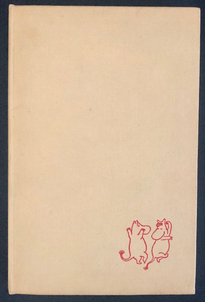Front cover of Comet in Moominland First UK edition with dustwrapper removed