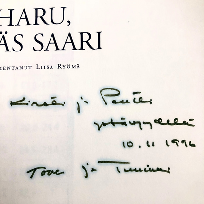 Tuulikki Pietilä and Tove Jannson's inscription and signatures on Notes from an Island